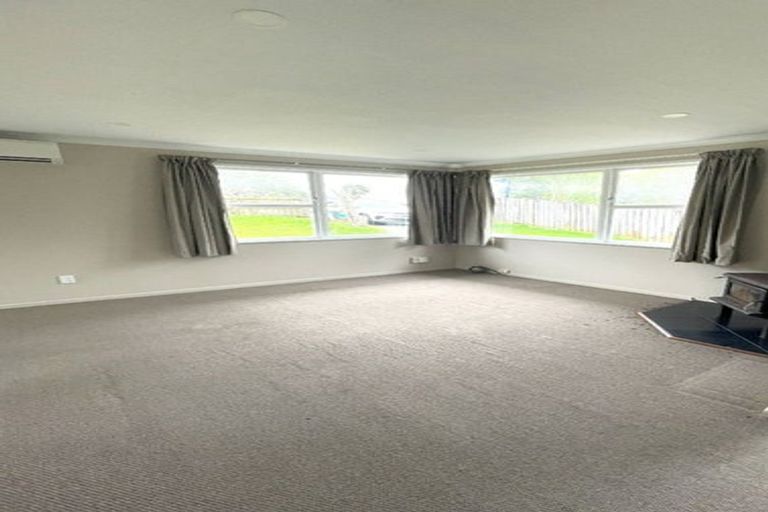 Photo of property in 76 Fitzwater Place, Henderson, Auckland, 0612