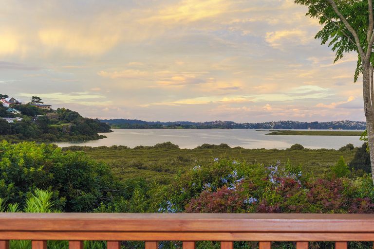 Photo of property in 30 Realm Place, Massey, Auckland, 0614