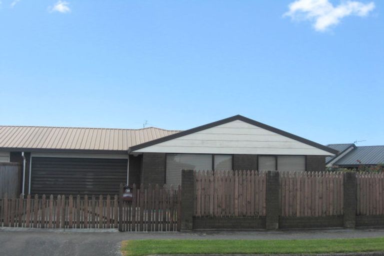 Photo of property in 6a Rolfe Place, Bishopdale, Christchurch, 8053