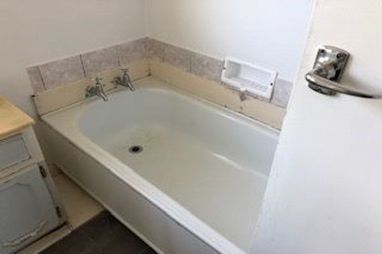 Photo of property in 18 Dinwiddie Avenue, Onekawa, Napier, 4110