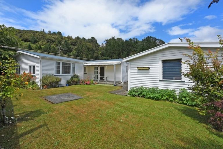 Photo of property in 9 Lane Street, Wallaceville, Upper Hutt, 5018