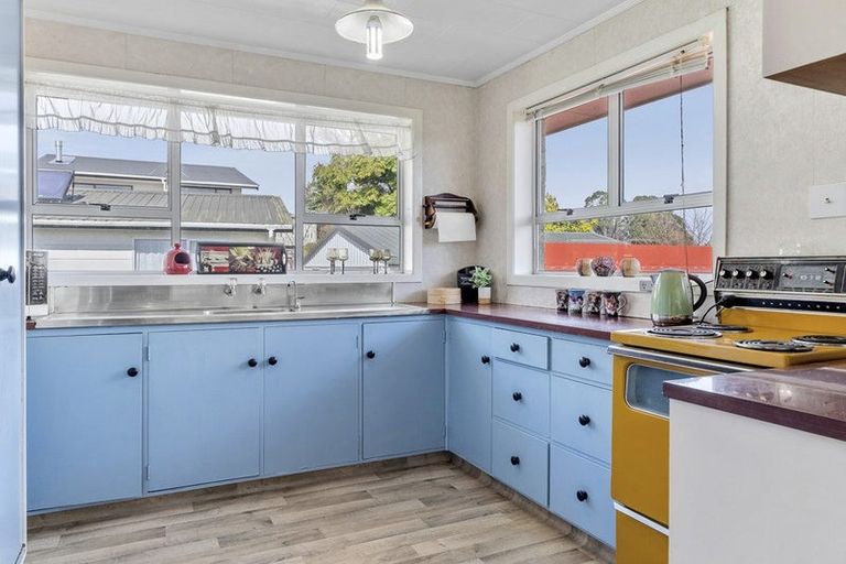 Photo of property in 7 Silby Street, Waitara, 4320