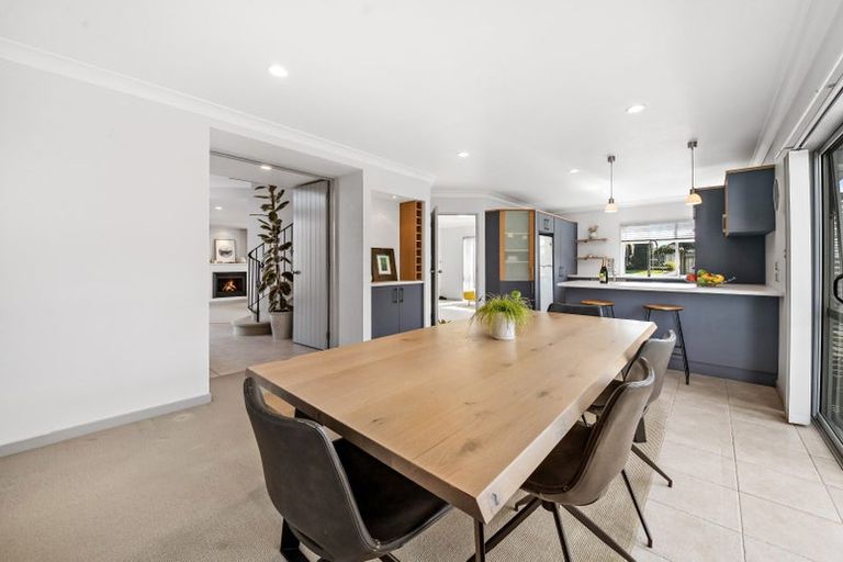 Photo of property in 11 Tolben Place, Golflands, Auckland, 2013