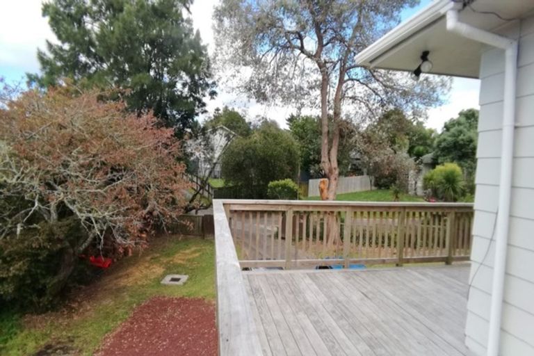 Photo of property in 28a Butterworth Drive, Glendene, Auckland, 0602