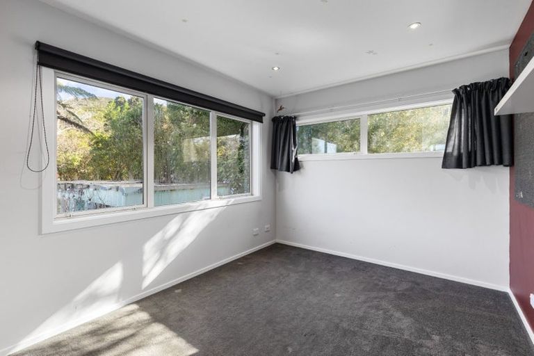 Photo of property in 77a Makara Road, Karori, Wellington, 6012