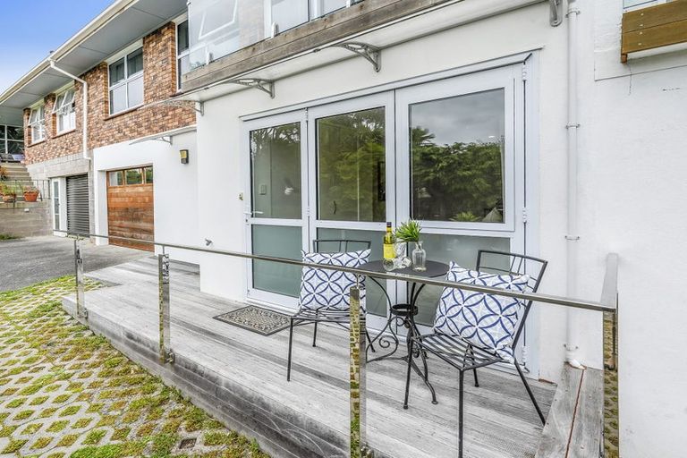 Photo of property in 2/24 Selwyn Road, Cockle Bay, Auckland, 2014