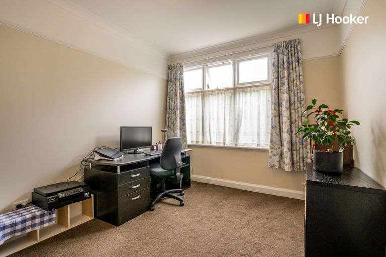 Photo of property in 16 West Avenue, Saint Clair, Dunedin, 9012