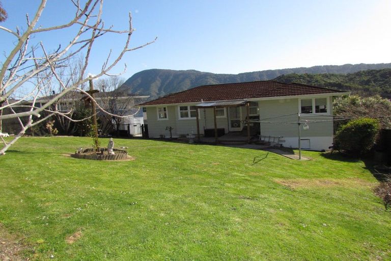 Photo of property in 79a Milton Terrace, Picton, 7220