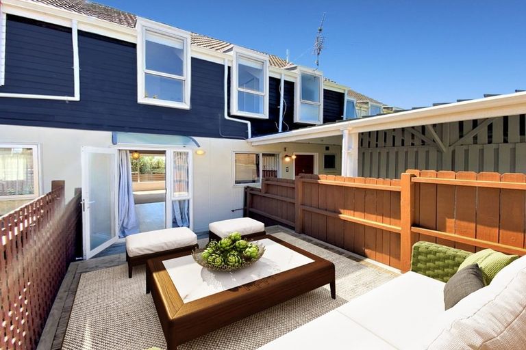 Photo of property in 7 Hollydale Grove, Churton Park, Wellington, 6037