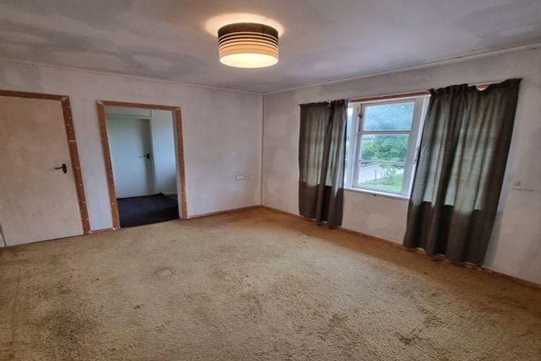Photo of property in 30 Tomo Street, New Lynn, Auckland, 0600