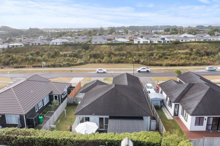 Photo of property in 12 Huarahi Pai Road, Huapai, Kumeu, 0810