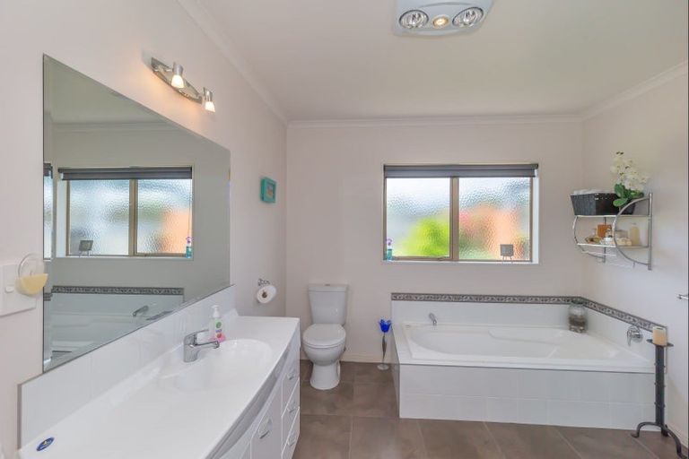 Photo of property in 64 Lea Grove, Levin, 5572