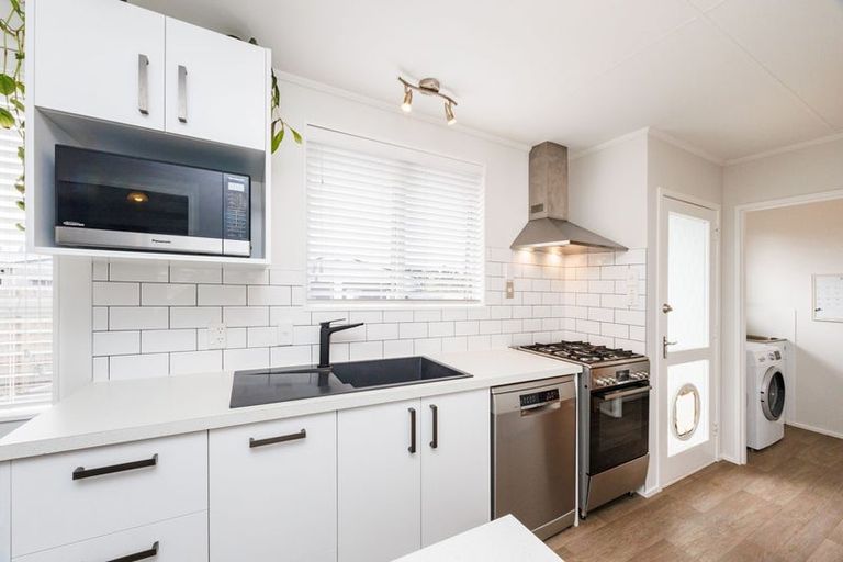 Photo of property in 51 Dewe Avenue, Feilding, 4702