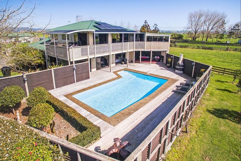 Photo of property in 4 Kitson Road, Aka Aka, Waiuku, 2682