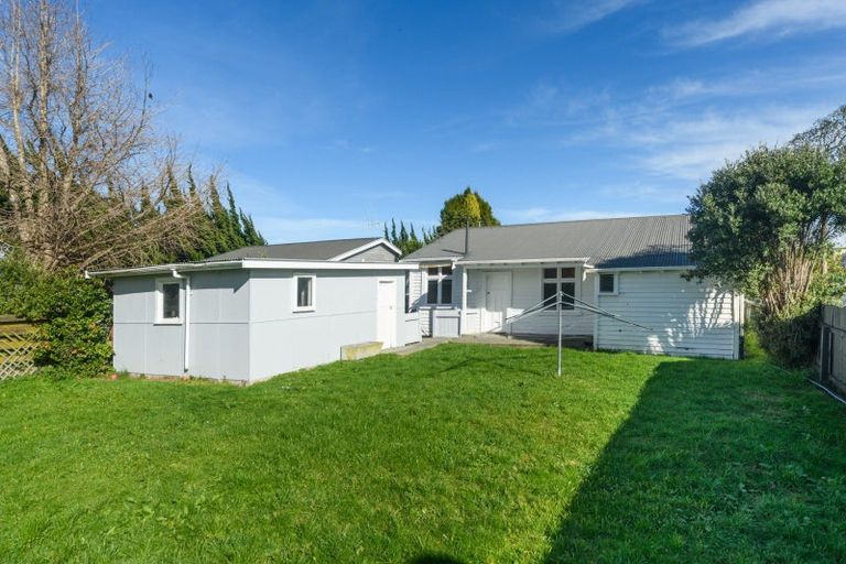 Photo of property in 51 Burns Avenue, Takaro, Palmerston North, 4412