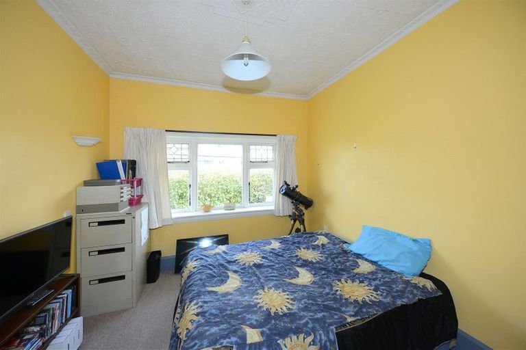 Photo of property in 82 Avonhead Road, Avonhead, Christchurch, 8042