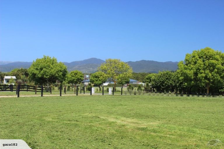 Photo of property in 18 Ivy Lane, Ohau, Levin, 5570