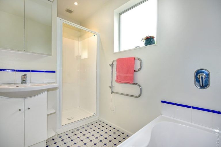 Photo of property in 2/11 Sulby Road, Cashmere, Christchurch, 8022