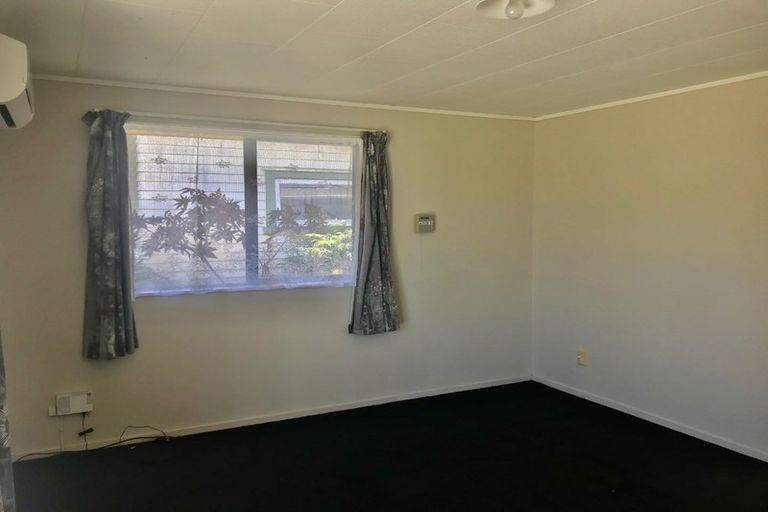 Photo of property in 1a Kent Road, Manurewa, Auckland, 2102