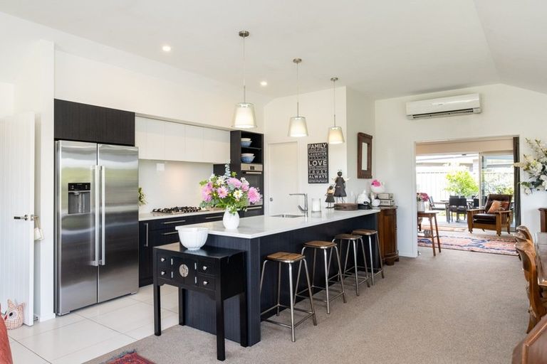 Photo of property in 26 Whakatomo Place, Havelock North, 4130