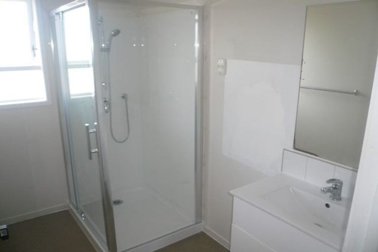 Photo of property in 113 Henderson Valley Road, Henderson, Auckland, 0612