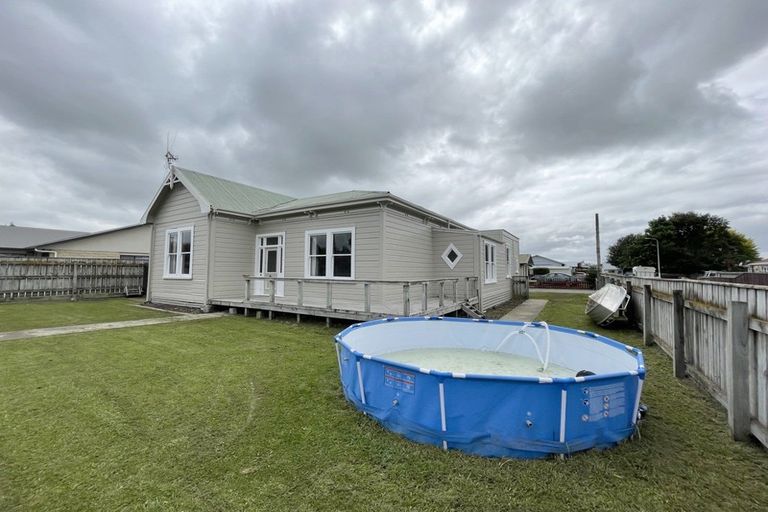 Photo of property in 14 Cadman Street, Dannevirke, 4930