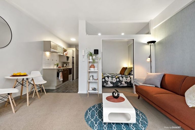 Photo of property in Atrium Towers, 2b/154 The Terrace, Wellington Central, Wellington, 6011