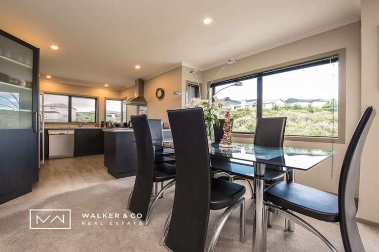 Photo of property in 7 Percy Kinsman Crescent, Riverstone Terraces, Upper Hutt, 5018