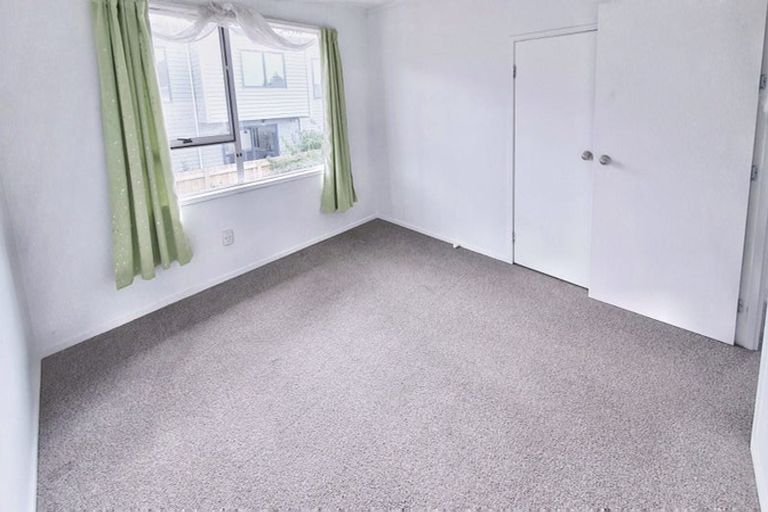 Photo of property in 57a Tiroroa Avenue, Te Atatu South, Auckland, 0610