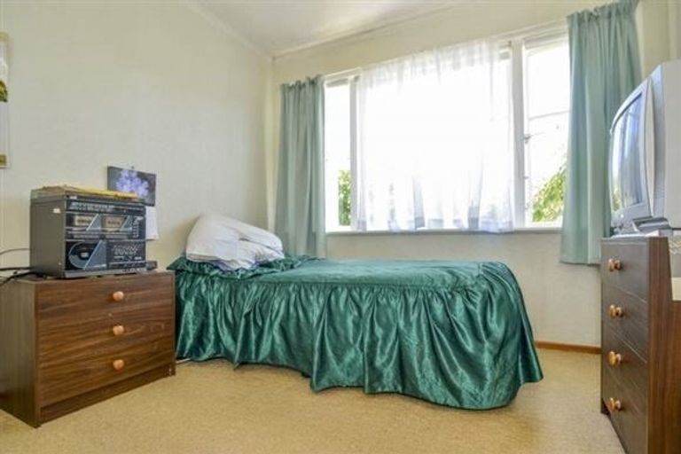Photo of property in 20 Kelkirk Street, Kelston, Auckland, 0602