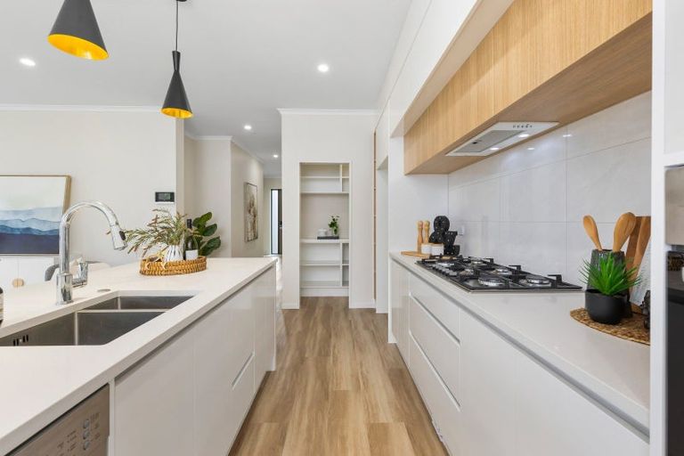 Photo of property in 3 Vintry Drive, Kumeu, 0810