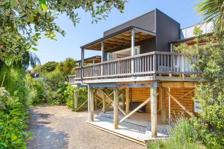 Photo of property in 1a Rakaunui Street, Raglan, 3297
