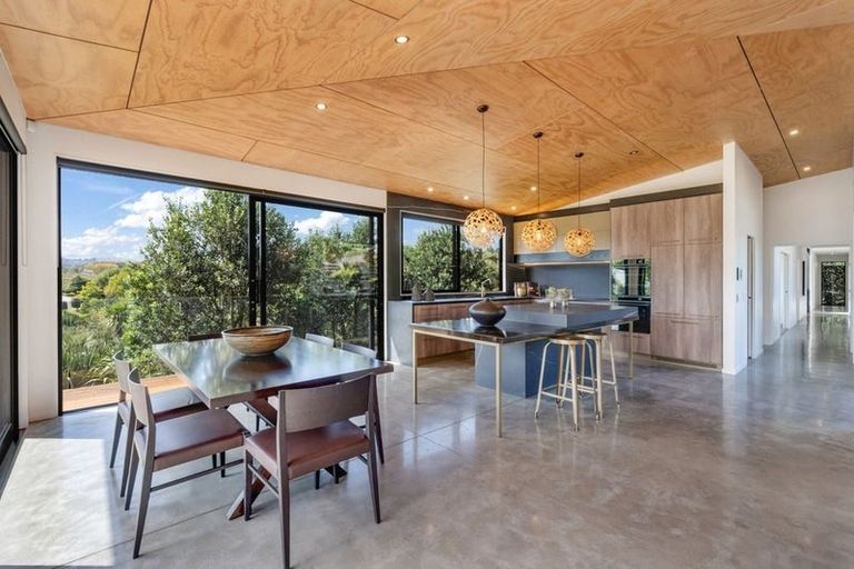 Photo of property in 27 Brownhill Road, Whitford, Manurewa, 2576