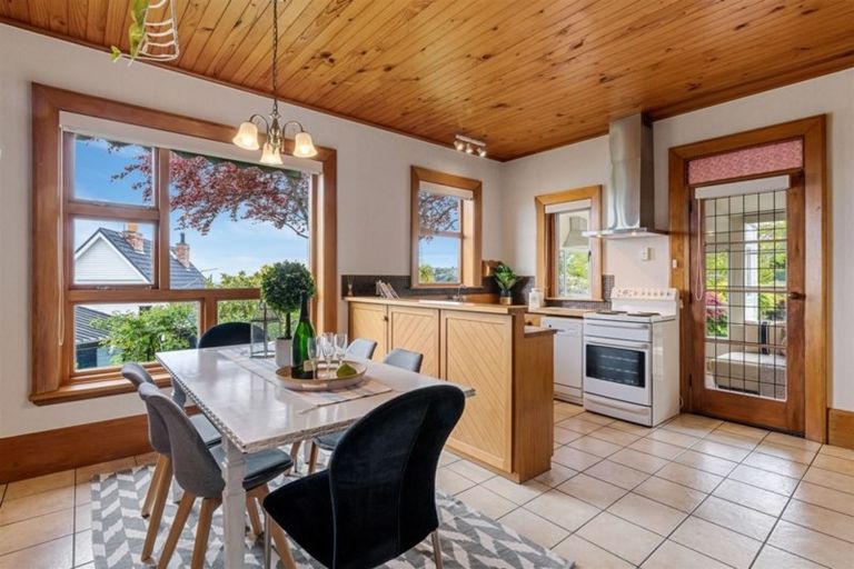 Photo of property in 2/71 Dyers Pass Road, Cashmere, Christchurch, 8022