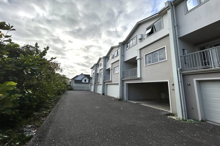 Photo of property in The Rise, 8/11 Hatfield Place, Albany Heights, Auckland, 0632
