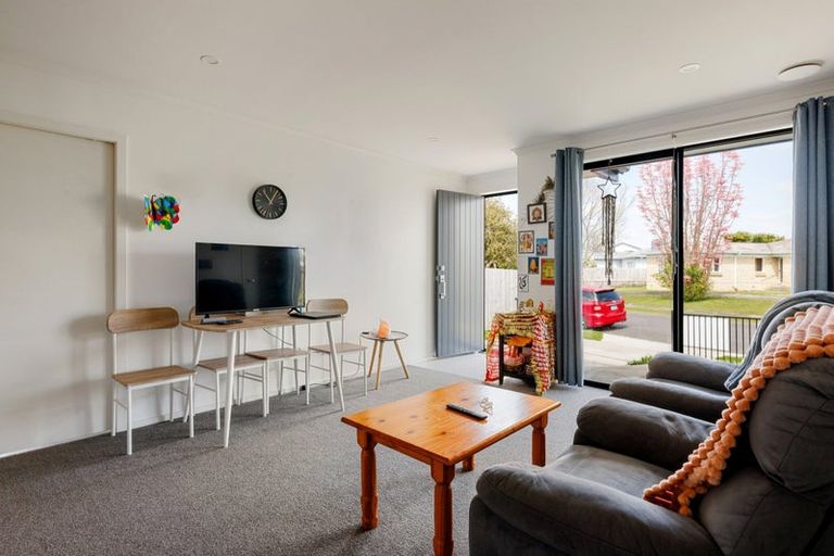 Photo of property in 2/2 Masefield Drive, Enderley, Hamilton, 3214