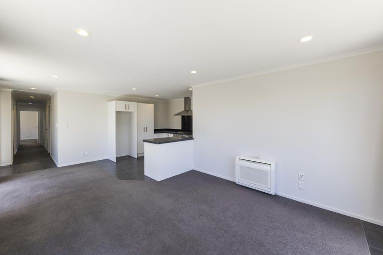 Photo of property in 49 Weston Avenue, Roslyn, Palmerston North, 4414