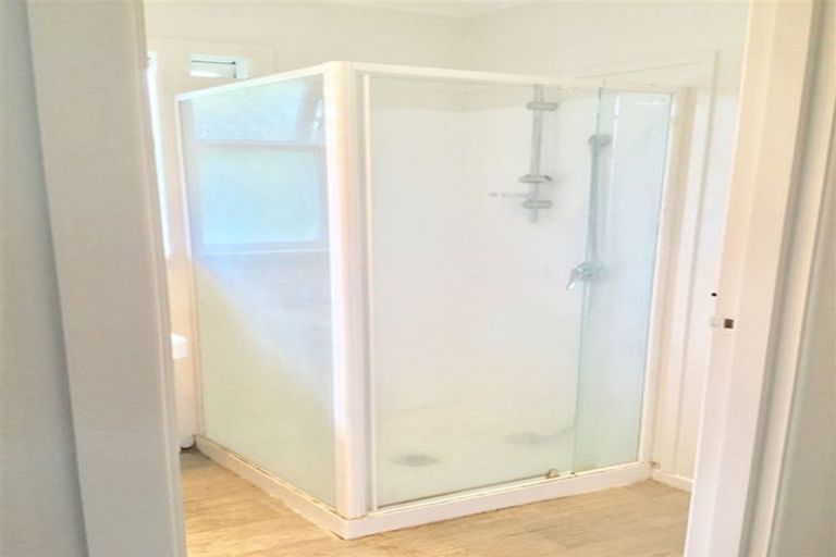 Photo of property in 10 Boler Place, New Lynn, Auckland, 0600