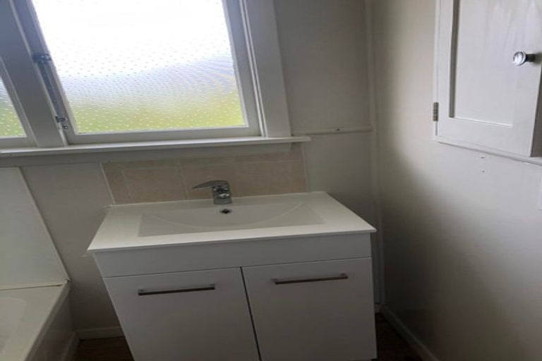 Photo of property in 10a Epsom Road, Sockburn, Christchurch, 8042