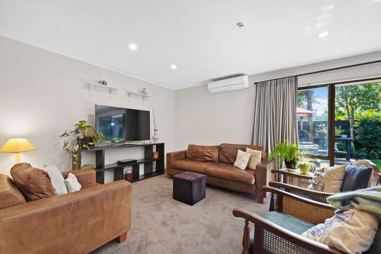 Photo of property in 21b Eastern Beach Road, Eastern Beach, Auckland, 2012