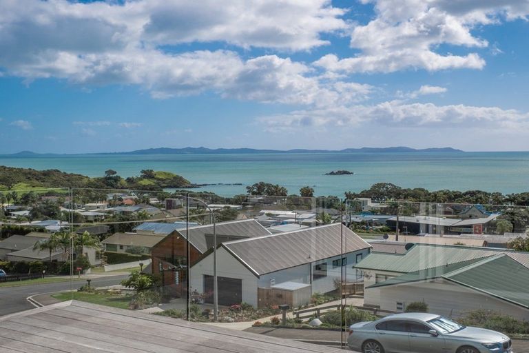 Photo of property in 6 Christine Drive, Coopers Beach, 0420