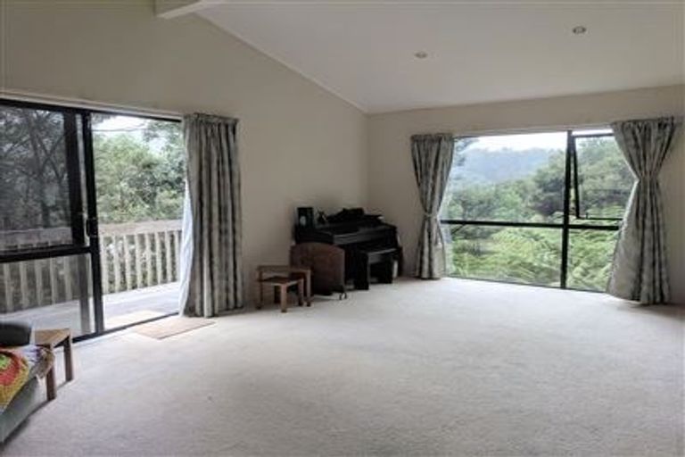 Photo of property in 2/41 Radiata Lane, Chatswood, Auckland, 0626