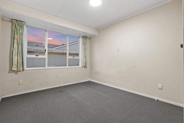 Photo of property in 21 Rountree Place, Conifer Grove, Takanini, 2112