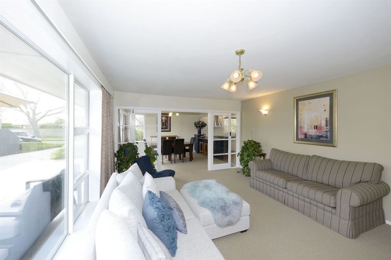Photo of property in 23 Burnside Crescent, Burnside, Christchurch, 8053