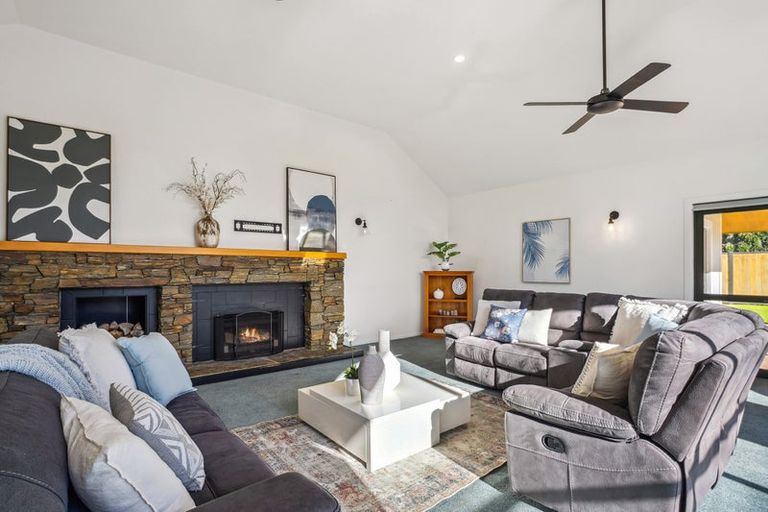 Photo of property in 32 Pisa Moorings Road, Mount Pisa, Cromwell, 9383