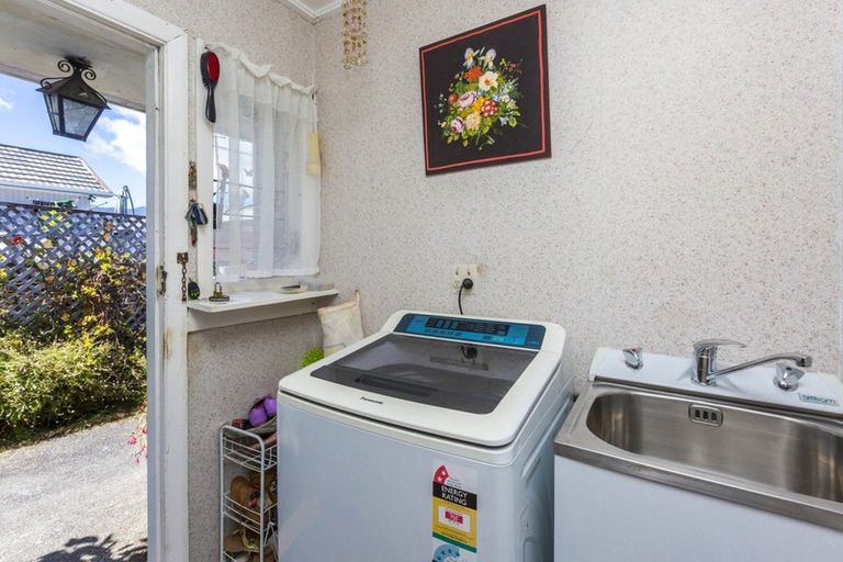 Photo of property in 30 Gillespies Road, Birchville, Upper Hutt, 5018