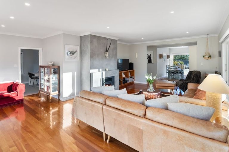 Photo of property in 12 Rawene Street, Waikanae, 5036