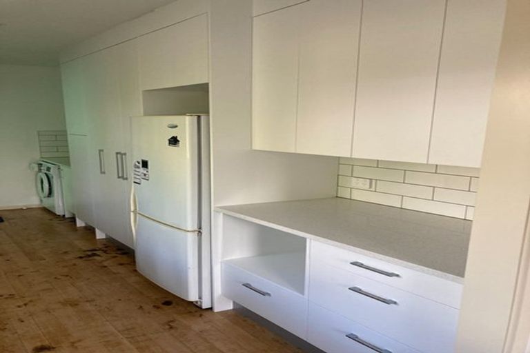 Photo of property in 1/23 Weldene Avenue, Glenfield, Auckland, 0629