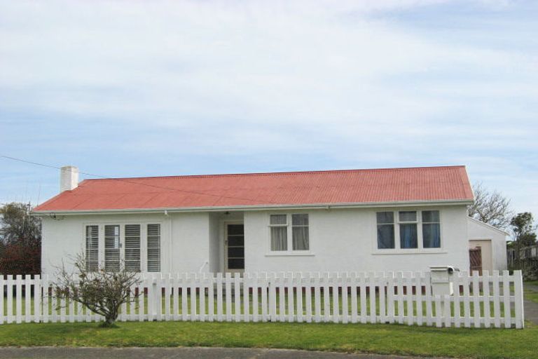 Photo of property in 6 Andrews Place, Gonville, Whanganui, 4501