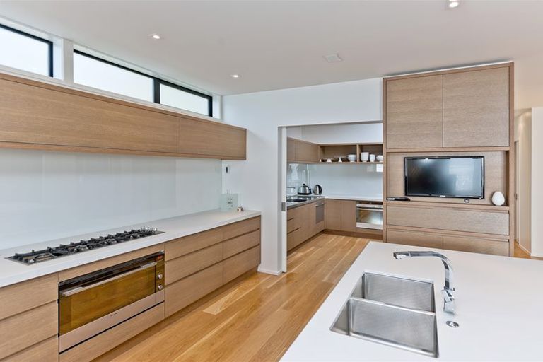 Photo of property in 33 Kitchener Road, Takapuna, Auckland, 0622